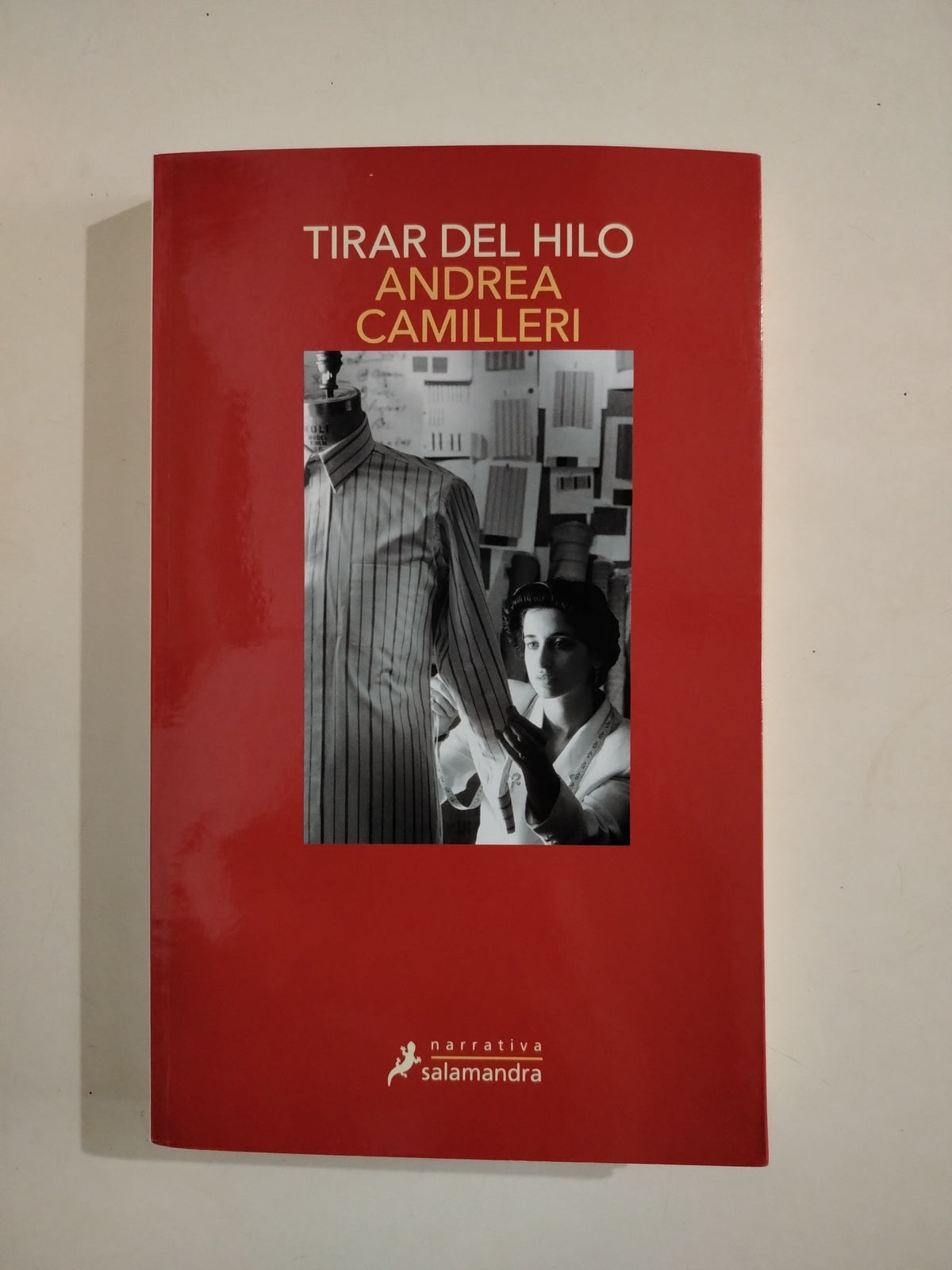 TIRAR DEL HILO - ANDREA CAMILLERI (SUBRAYADO)