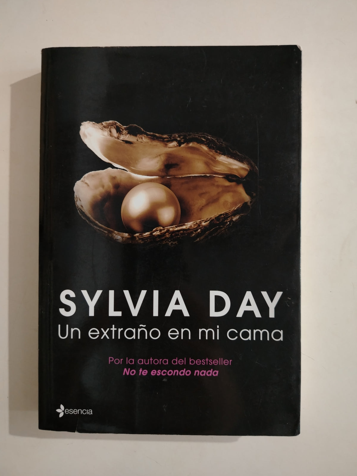 UN EXTRAÑO EN MI CAMA - SYLVIA DAY
