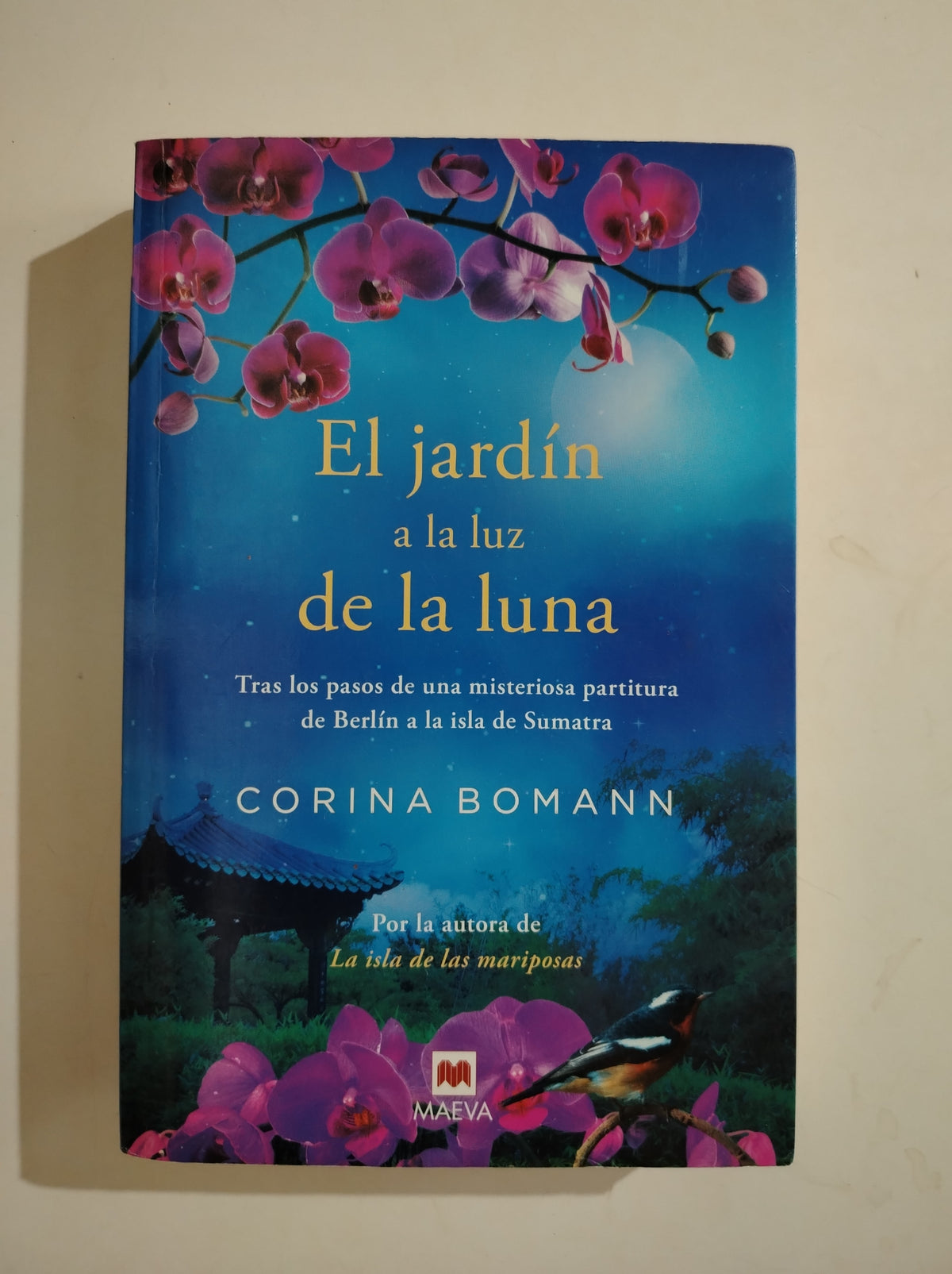 EL JARDIN A LA LUZ DE LA LUNA - CORINA BOMANN