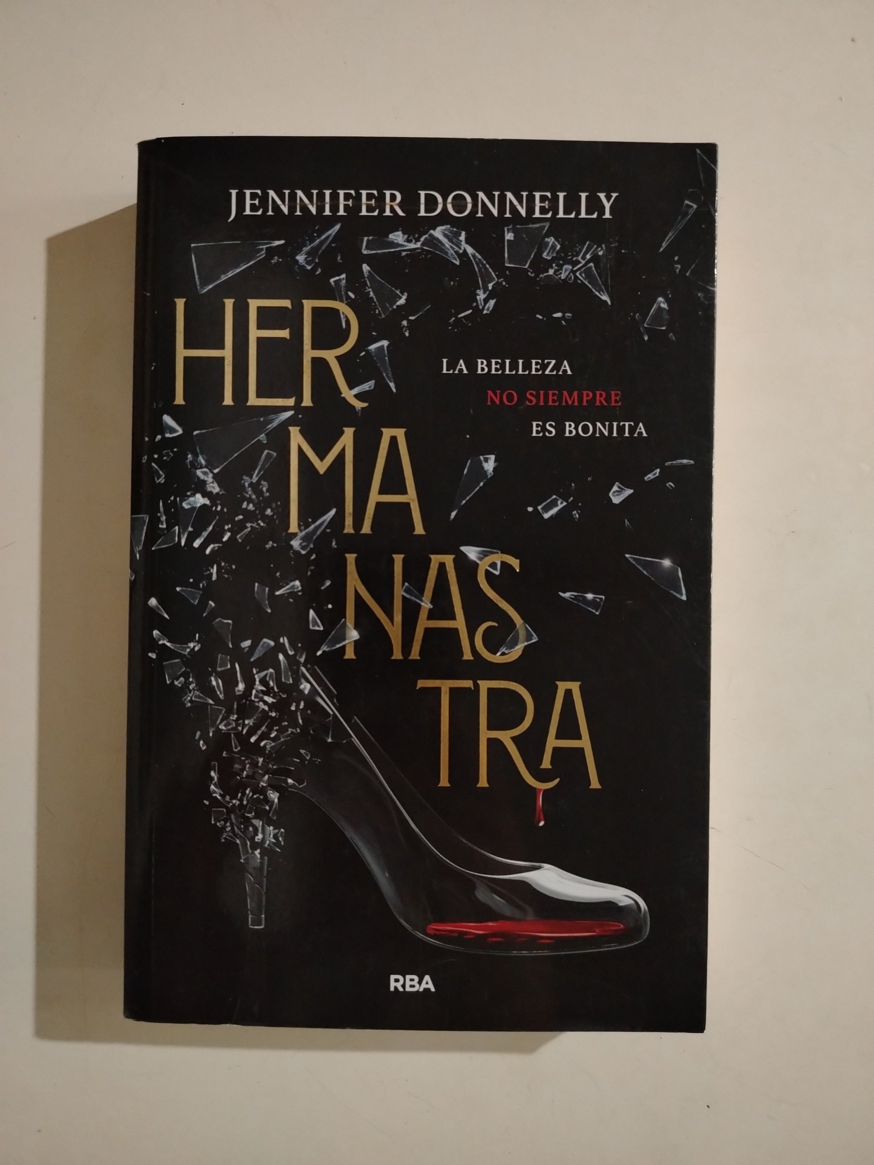 HERMANASTRA - JENNIFER DONNELLY