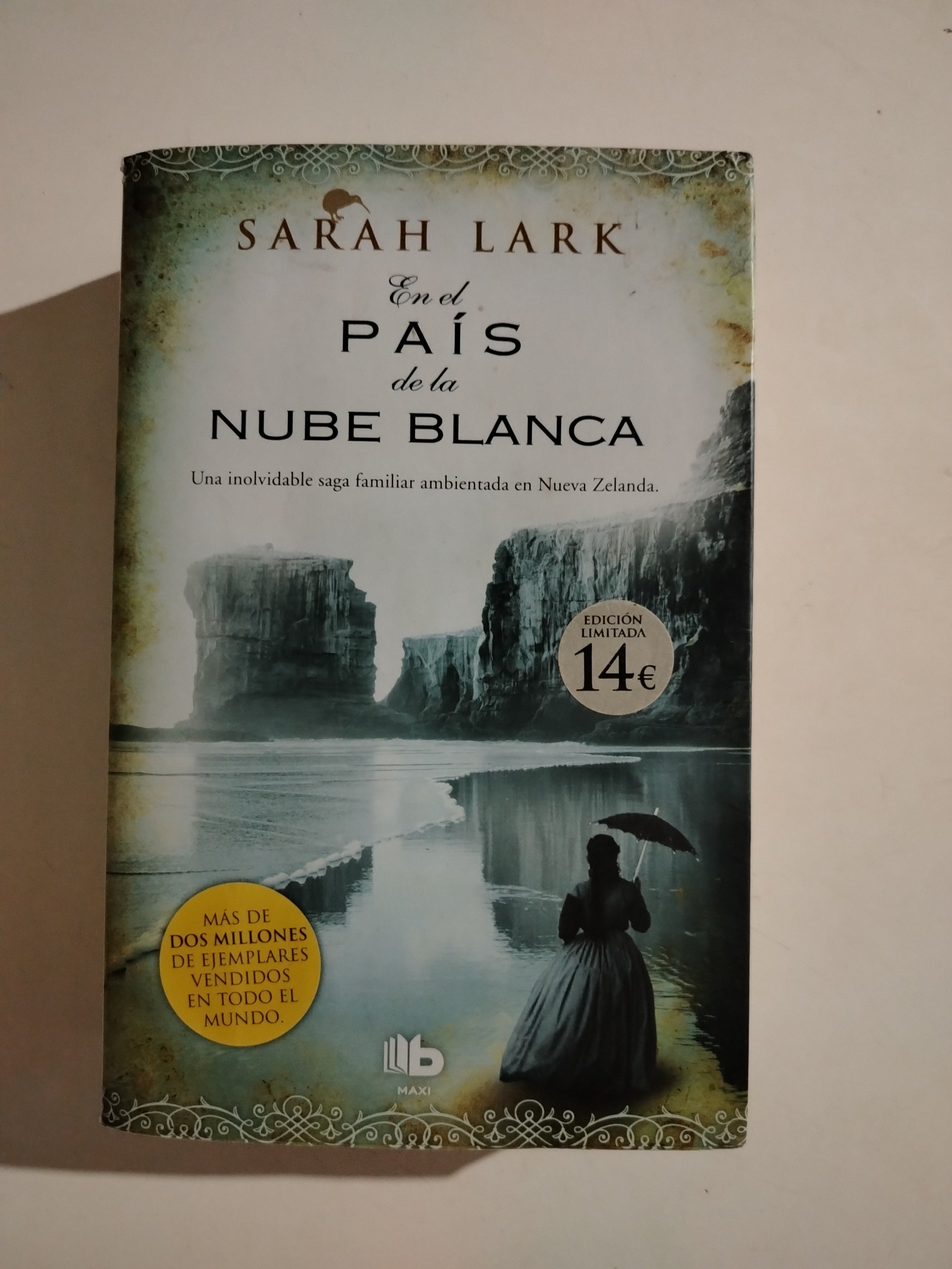 EN EL PAIS DE LA NUBE BLANCA - SARAH LARK