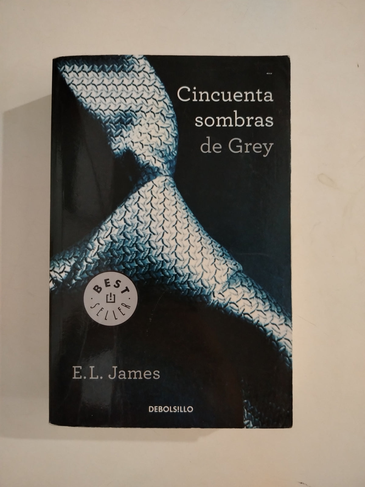 CINCUENTA SOMBRAS DE GREY - E. L. JAMES